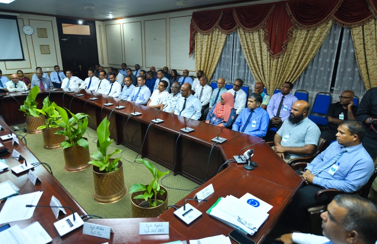 ލަފާކުރި ވަރަށް ވުރެ ކުންފުނިތަކުގެ ޑިވިޑެންޑް އިތުރު