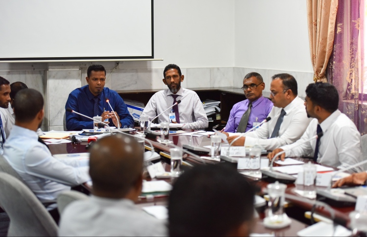 ކޮމިޓީތައް ހާމަ، އެކަމަކު ކުއްލި ސިއްރުކުރުންތަކެއް؟!