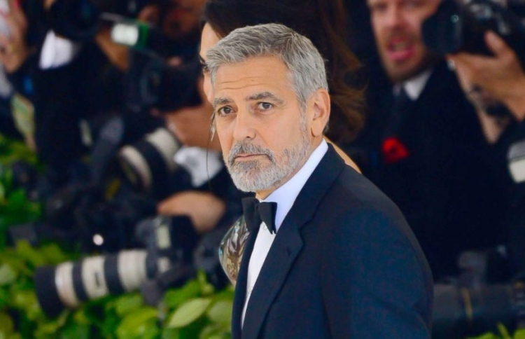 އުމުރުން 60 ވުމުން ޖޯޖް ކްލޫނީ ޖެހީ ޖޯކެއް