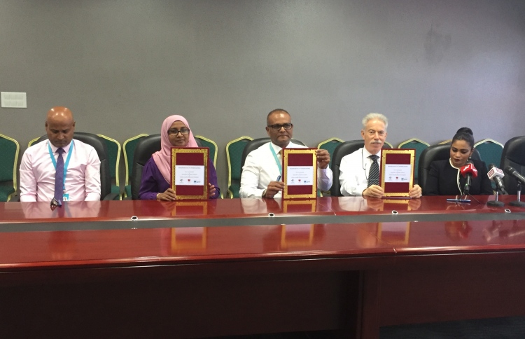 ކަކުލު ހުޅު ބަދަލުކުރާ އޮޕަރޭޝަން ޓްރީ ޓޮޕުން ހިލޭ