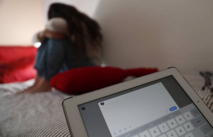 ސޯޝަލް މީޑިއާ ބޭނުން ނަހަމަ ގޮތުގައި! ހައްލަކީ ކޮބާ؟