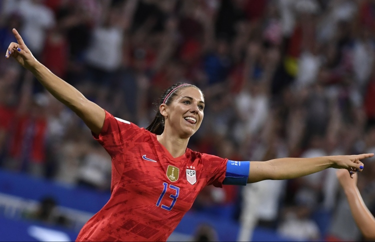 އުފަން ދުވަހު އަލެކްސް މޯގަން އަށް ހާއްސަ އުފަލެއް