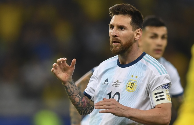 ގައުމީ ޓީމުން ރިޓަޔާކުރުމުގެ ވިސްނުމެއް ނެތް: މެސީ