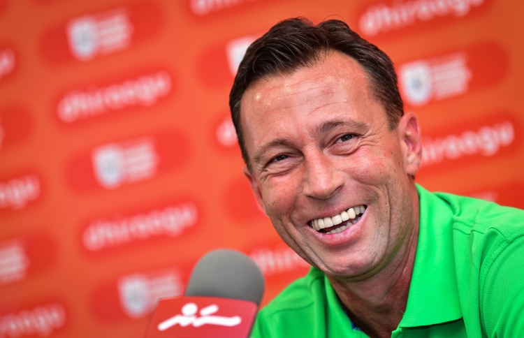 ކުރިއަރާނީ ހުރި ޕްރެޝަރުތަކަށް ހޭނިގެން: ސެކުލޮސްކީ