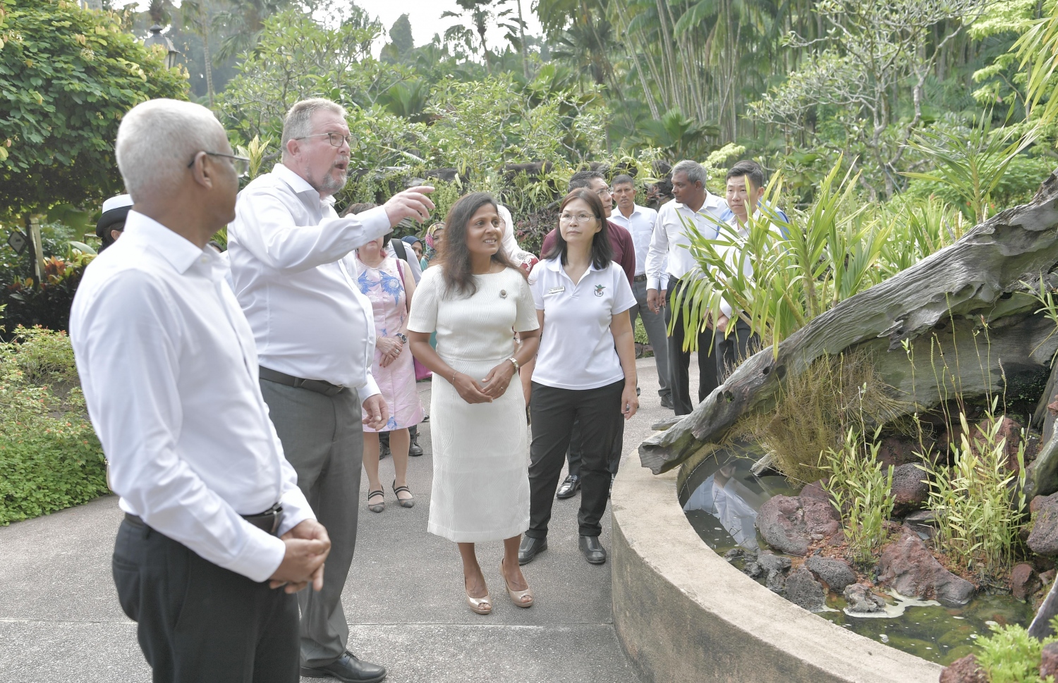 ރައީސްގެ ދެކަނބަލުންގެ ނަން ދެއްވި އޯކިޑް ރާއްޖޭގައި ހައްދަން ވަނީ ނިންމާފައި.--ފޮޓޯ: ރައީސް އޮފީސް