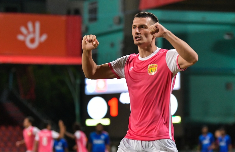 ފޯކައިދޫ އާއި ޔޫވީ އެއްވަރު