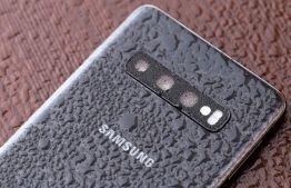 ގެލަކްސީ އެސް10 މާކެޓްކުރުމުގައި އޮޅޭ ގޮތަށް އިސްތިހާރުކުރާތީ ސެމްސަންގް ކޯޓަށް ހާޒިރުކޮށްފި