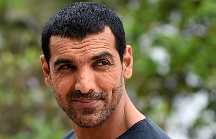 ބޮލީވުޑްގެ ޚަބަރުތައް ކުރުކޮށް