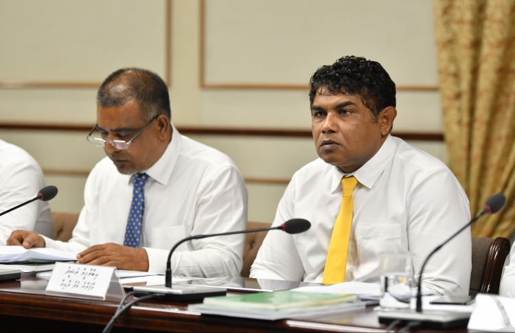 މާލެއަކީ ދަންތުރައެއް، އަތޮޅުތައް ތަރައްގީކުރޭ: ބޮންޑޭ