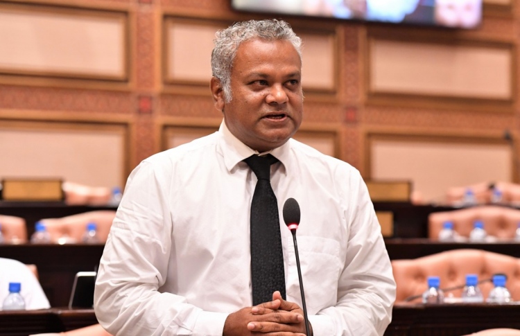 "ބަޣާވާތުގެ ގޮވެލި އެބަ ބާރުވޭ، ފިޔަވަޅު އަޅައިދީ"