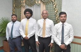 President Ibrahim Mohamed Solih with the members of Meedhoo Island Council, Dhaalu Atoll. PHOTO: PRESIDENT'S OFFICE
