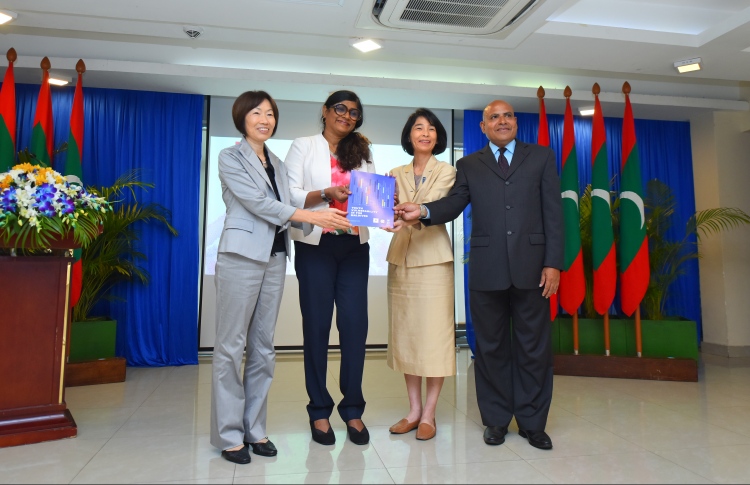 ޒުވާނުންނާ ގުޅޭ ގޮތުން ޔޫއެންޑީޕީ އާއި ކައުންޓަ ޓެރަރިޒަމް ސެންޓަރު ގުޅިގެން ހެދި ދިރާސާ ރިޕޯޓު މިއަދު ނެރެނީ.-- ފޮޓޯ: ހުސެއިން ވަހީދު/ މިހާރު