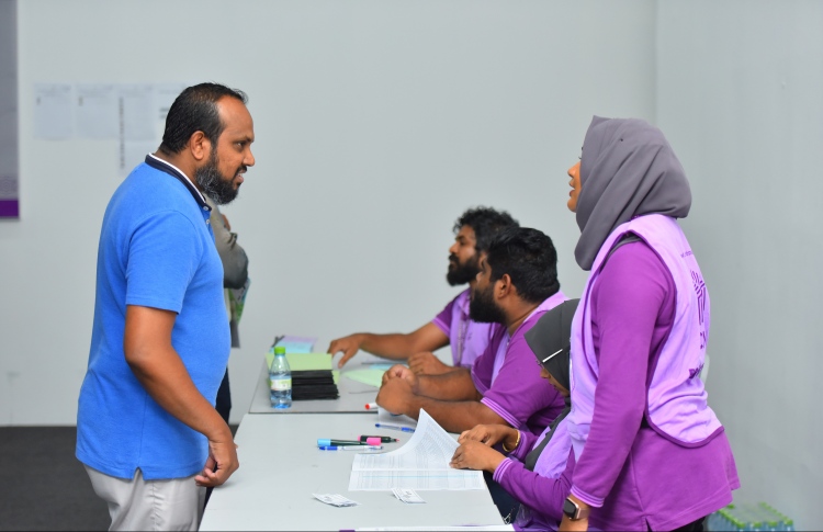 އިންޑިއާ އާއި ލަންކާއަށް އޮފިޝަލުން ފޮނުވައިފި