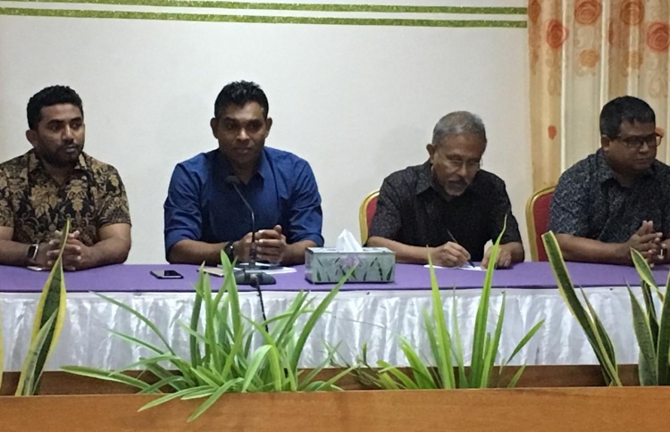 ރައީސް ބޭނުންވަނީ އާންމުންގެ ހިޔާލާއެކު ކަންކަން ކުރަން