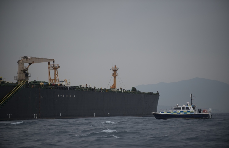 އީރާނުގެ ޓޭންކަރު ހިފަހައްޓަން އެމެރިކާ އިން އަމުރެއް