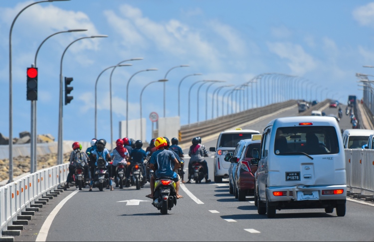 ނަމްބަރު ޕްލޭޓް މައްސަލަ: 3މިލިއަންގެ ބަދަލެއް ނުދިން