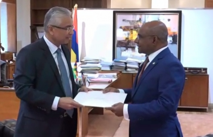 މޮރިޝަސްގެ ބޮޑުވަޒީރަށް ރައީސްގެ ސިޓީފުޅެއް