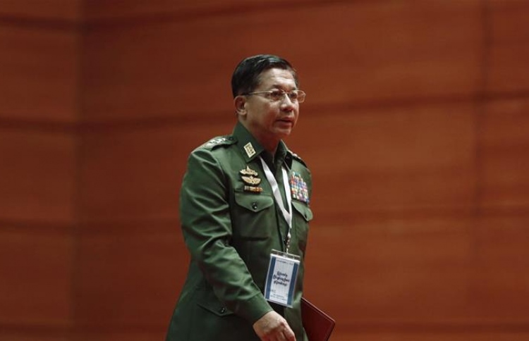 މިއަންމާ ސިފައިންގެ ވެރިޔާއާ ދެކޮޅަށް ފިޔަވަޅު އަޅައިފިި