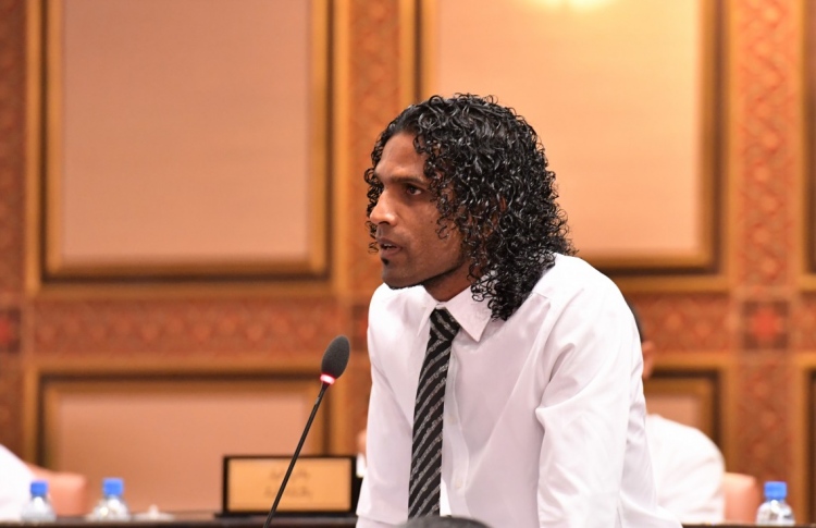 ބީއެމްއެލްގެ ބޯޑު ޑިރެކްޓަރުން ވަކިކުރަން ޖެހޭ:ޔައުގޫބު