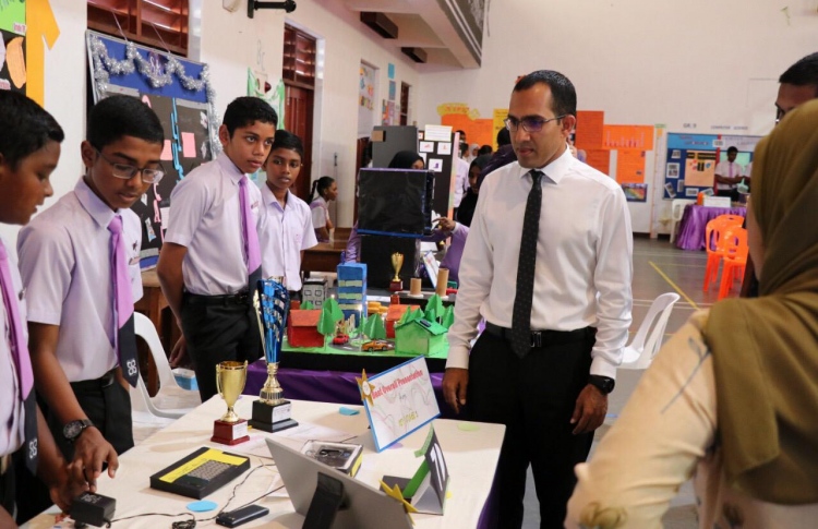 ސައިންސް ފެއާތަކަށް މާލީ އެހީ ދެވޭތޯ ބަލާނަން: މަލީހް