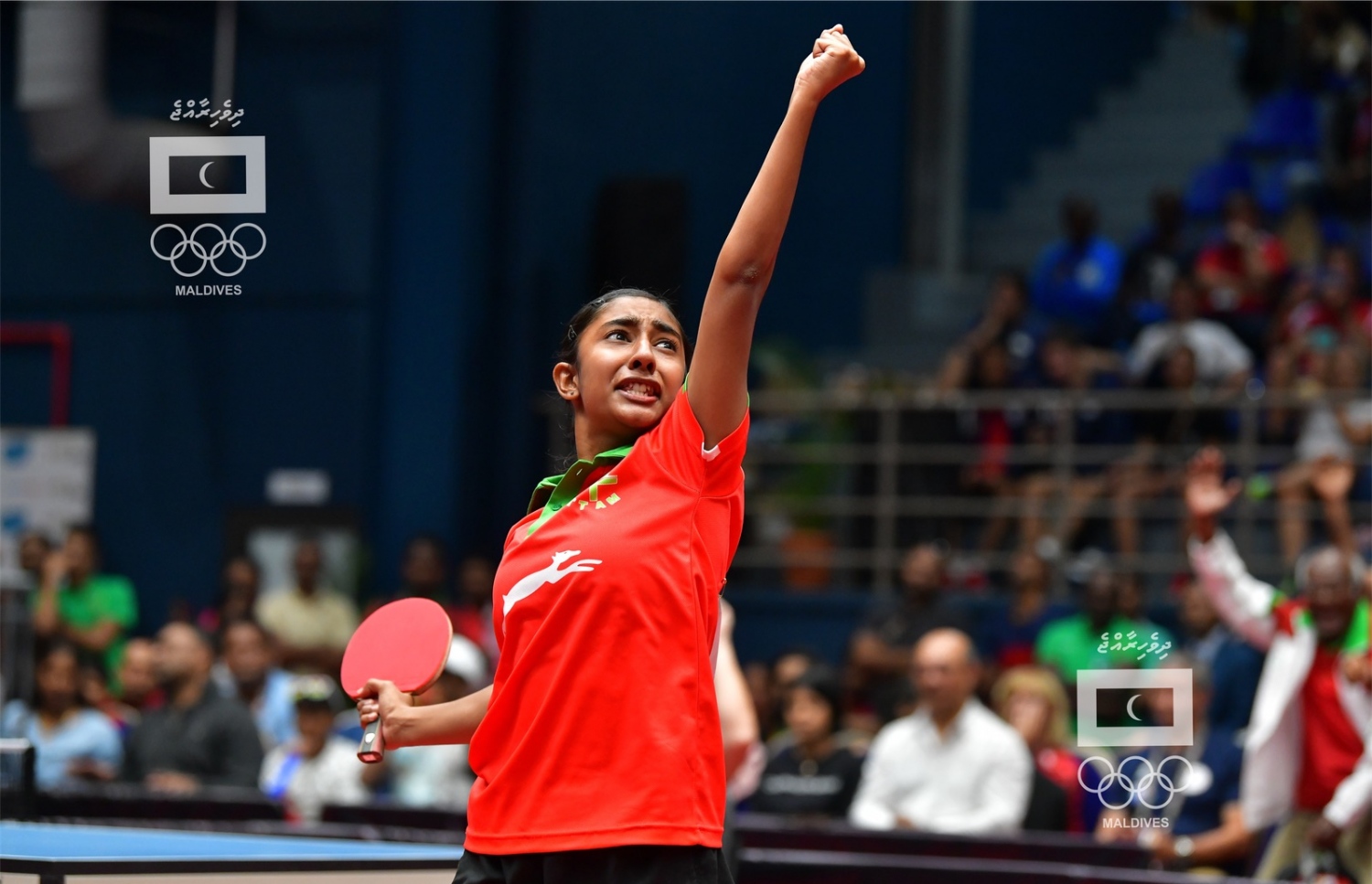 އައިއޯއައިޖީގެ މެޗެއްގައި ރަފާ އުފާފާޅުކުރަނީ. -- އެމްއޯސީ ފޮޓޯ: ނިޝާން އަލީ/މިހާރު