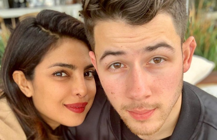 ޕްރިޔަންކާ ސިނގިރެޓް ބޯ މަންޒަރާ އެކު ފާޑުކިޔަނީ