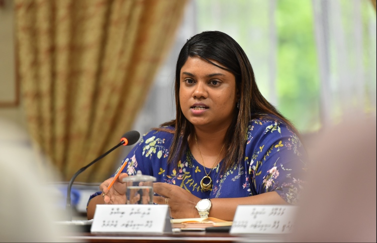 ރަހީނުކުރި މައްސަލަ ބަލަން އެއްބަސްވީ ޝަކުވާއާ ހެދި!