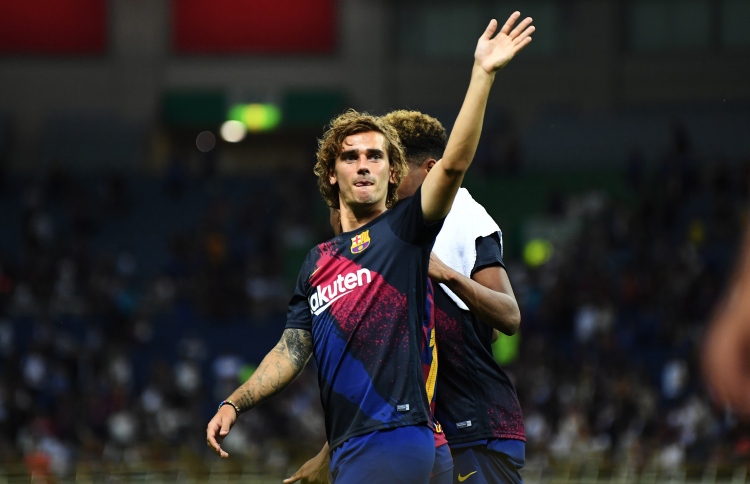 ގްރީޒްމަނަށް ބާސާ އަށް ނުކުޅެވޭ ގޮތް ހަދަން އެދިއްޖެ