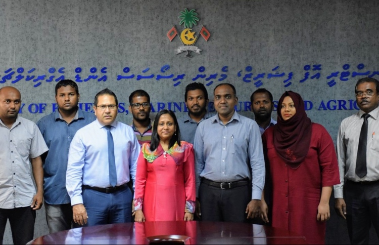 ފީލްޑް އޮފިސަރުން ތަމްރީނުކުރަން އިންޑިއާ އަށް