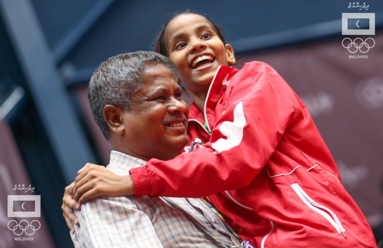 ދީމާ: މަންމަ އާއި ބައްޕަގެ ގުރުބާނީގެ އަގު ރަނުން!