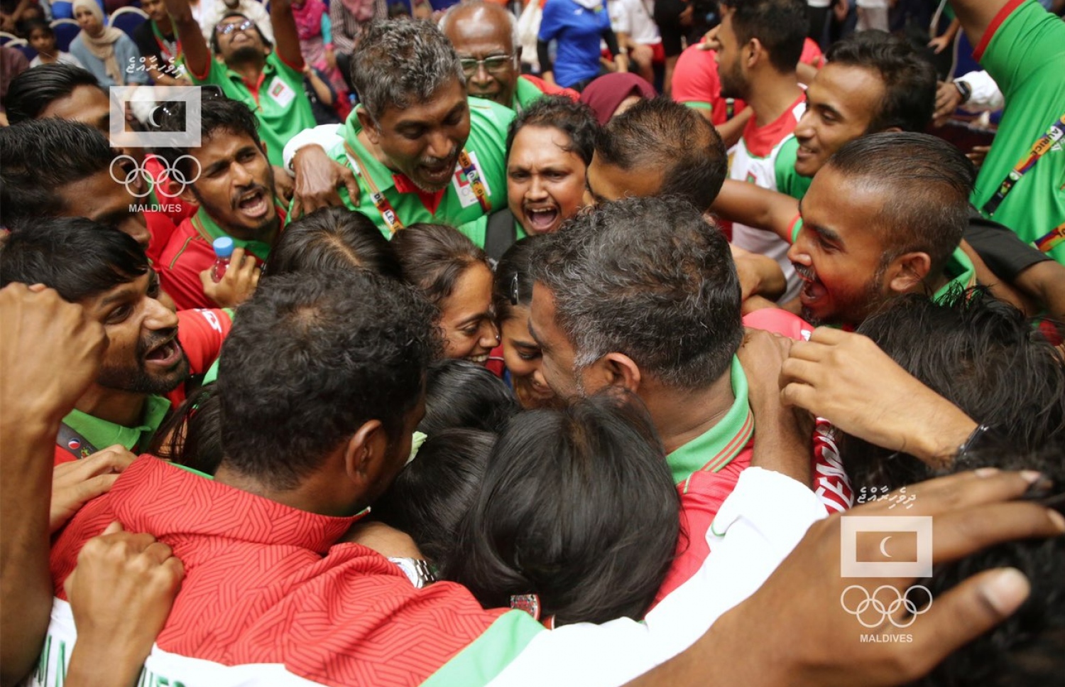 ޓީޓީން ފައިނަލަށް ދިއުމާ އެކު ރާއްޖޭގެ ކުޅުންތެރިންނާއި އޮފިޝަލުން މިއަދު އުފާފާޅުކުރަނީ. --އެމްއޯސީ ފޮޓޯ: މުހައްމަދު ޝަރުހާން ވަހީދު