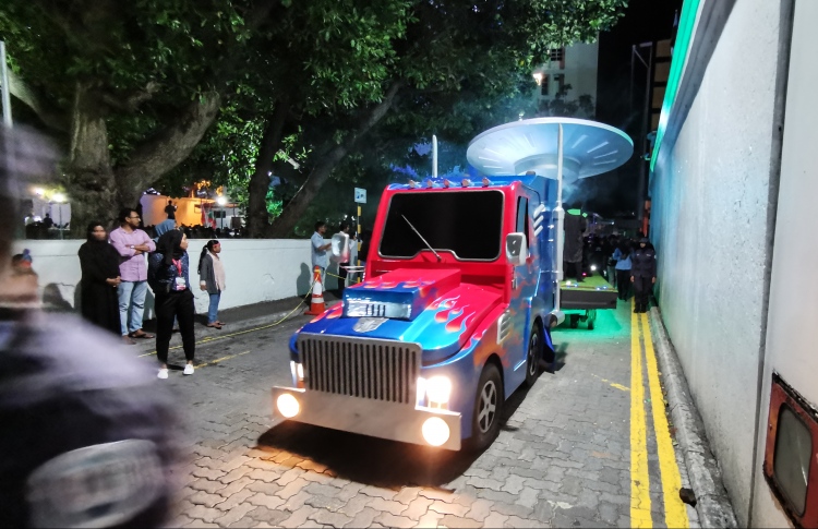 ފުޅަނދުތައް ދައްކާލުން މާފަންނު ވެލި ދަނޑުގައި