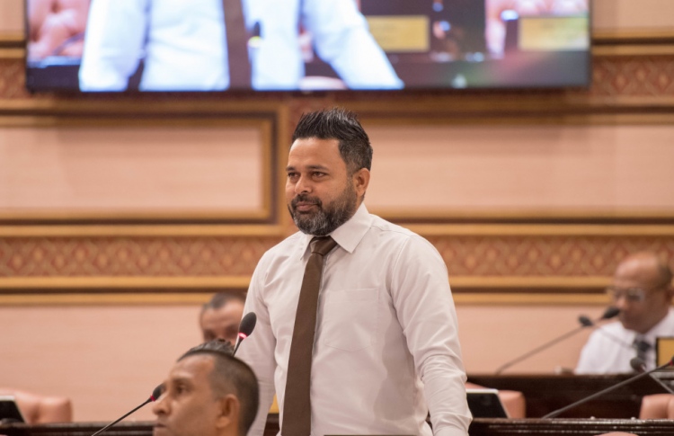 އެމްޑީޕީން މަސްވެރިން ގެންގުޅެނީ ހިޔާލީ ދުނިޔެއެއްގައި