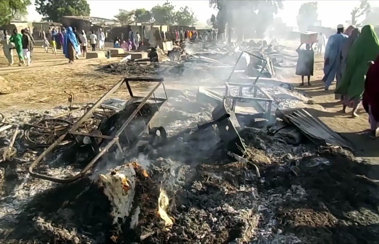 ނައިޖީރިއާގެ ޖަލެއް ފަޅާލައި 900 ގައިދީން ފިލައިފި