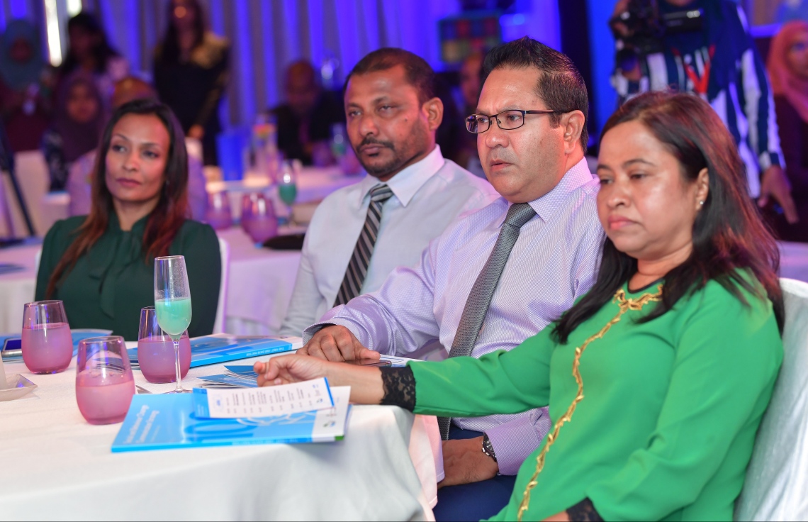 ތުއްތުކުއްޖާގެ ހަޔާތުގެ ފުރަތަމަ 1000 ދުވަހަށް އަމާޒުކޮށްގެންގެން ތައްޔާރުކުރި ސްޓްރެޓަޖިކް ޕްލޭން ލޯންޗުކުރަން މިއަދު ބޭއްވި ރަސްމިއްޔާތުގައި ބައިވެރިވި ބައެއް ބޭފުޅުން.-- ފޮޓޯ: ނިޝާން އަލީ/ މިހާރު