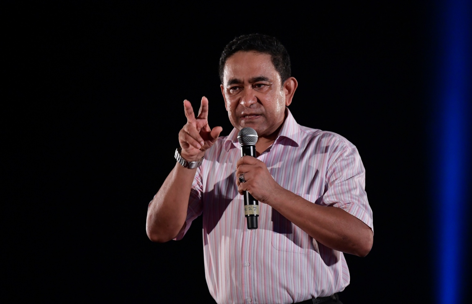 ކުރީގެ ރައީސް ޔާމީން: އެމަނިކުފާނުގެ މައްޗަށް އުފުލާފައި ވަނީ ސިޔާސީ ދައުވާއެއް ކަމަަށް ވަކީލުން ވިދާޅުވޭ. -- ފޮޓޯ/މިހާރު