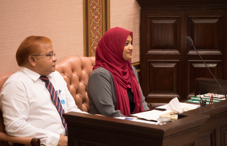 ޕާކިން ސިސްޓަމްތައް ހުރީ ބާ ދަގަނޑަށްވެފައި: އައިޝާ