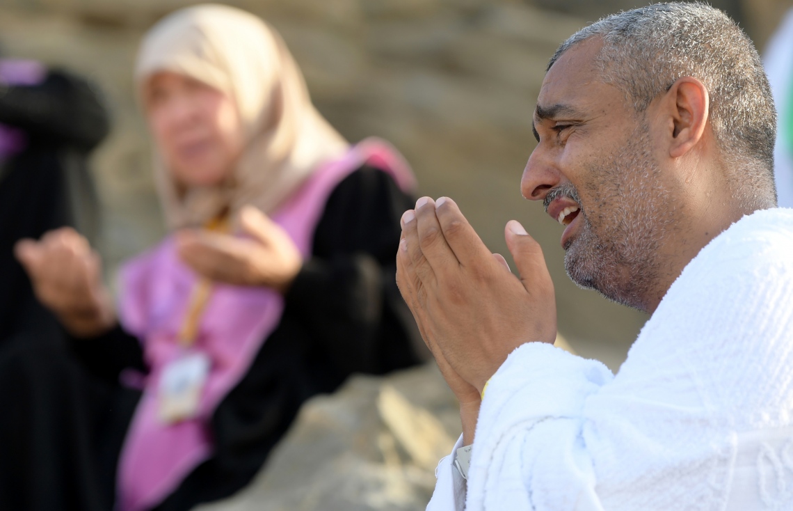 އަރަފާތު: އޮގަސްޓް 10، 2019: ހައްޖުވެރިން އަރަފާތު ބިމުގައި ދުއާ ކުރުމުގައި. --ފޮޓޯ:އޭއެފްޕީ