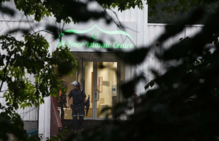 ނޯވޭގެ މިސްކިތަށް ދިނީ ޓެރަރިސްޓް ހަމަލާއެއް: ފުލުހުން