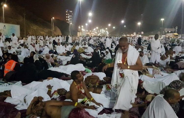 ދިވެހި ހައްޖުވެރިޔަކު ކޯމާއެއްގައި، ހާލު ސީރިއަސް