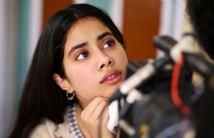 ބޮލީވުޑްގެ ޚަބަރުތައް ކުރުކޮށް