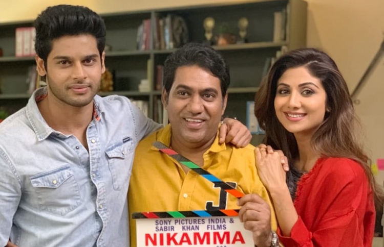 ބޮލީވުޑްގެ ޚަބަރުތައް ކުރުކޮށް