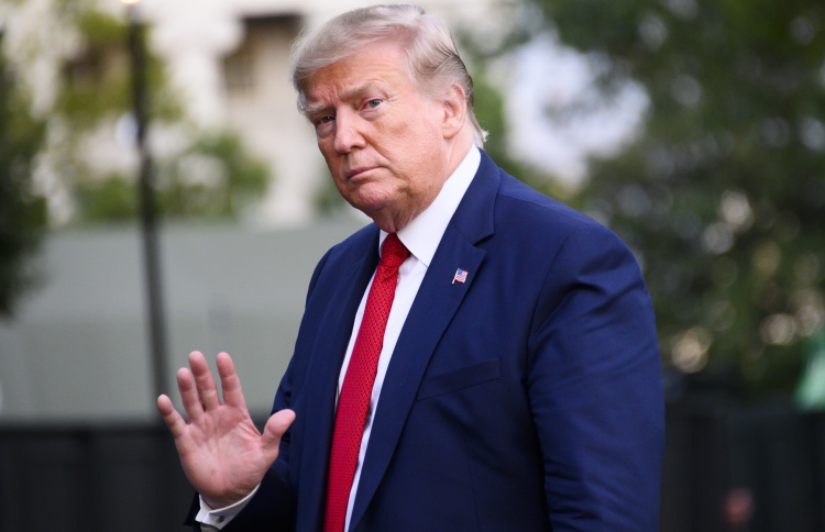 ފްލެވަޑް އީ-ސިނގިރެޓް މަނާކުރާނަން: ޓްރަމްޕް