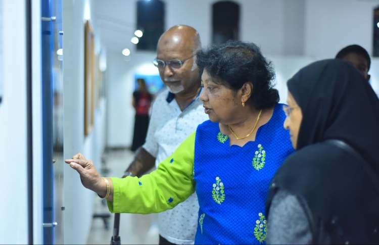 ޑރ. ނާއިލާ، މިފަހަރު ކުރެހުންތެރިއެއްގެ ގޮތުގައި!