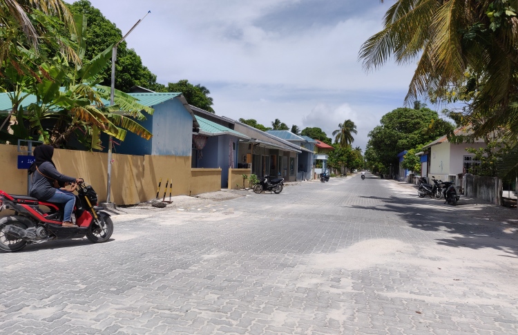 ފުލުހަކަށް މަރުގެ އިންޒާރު ދީގެން ބަޔަކު ހައްޔަރުކޮށްފި