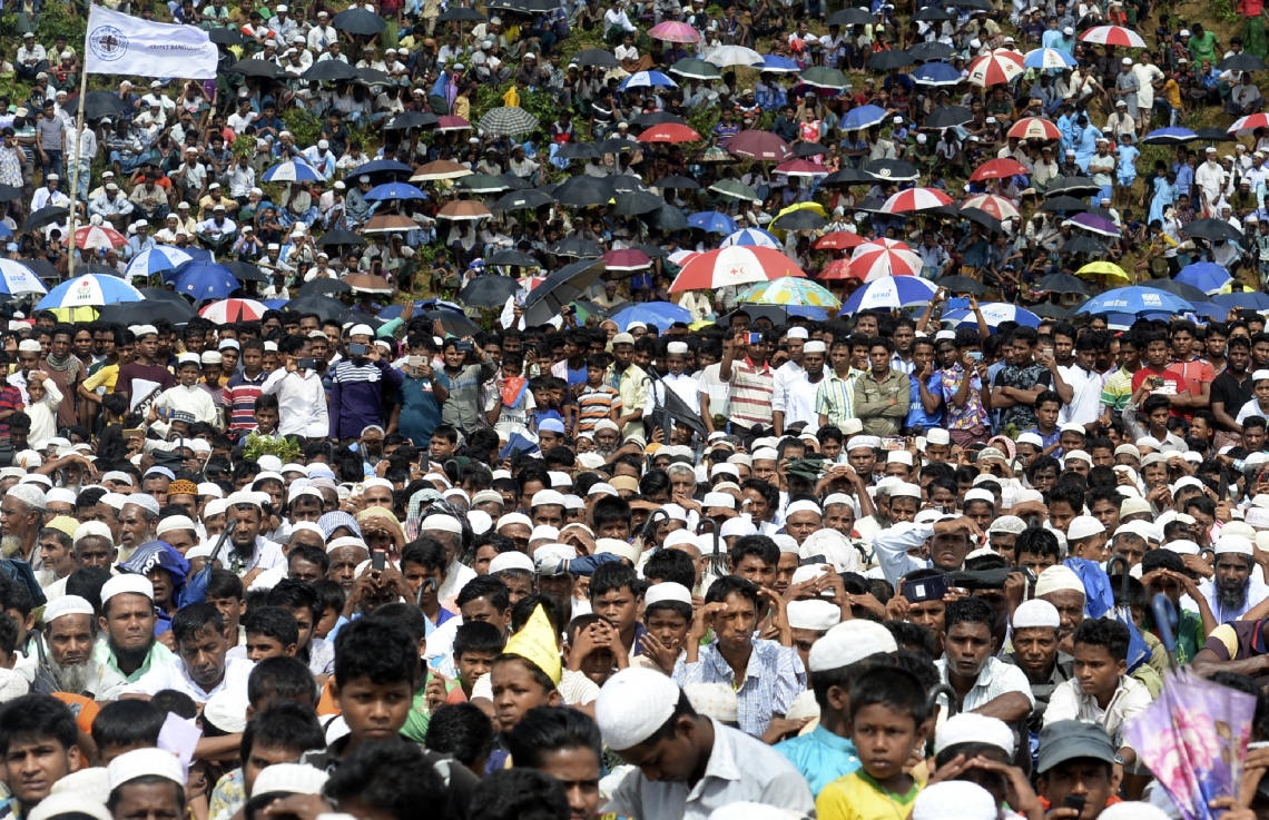 ކޮކްސް ބާޒާރު: އޮގަސްޓް 25، 2019: މިއަންމާގެ ރޮހިންޖާ މުސްލިމުން ބަންގްލަދޭޝްގައި މިއަދު ބޭއްވި ބޮޑު އެއްވުން: މި އެއްވުމުގައި ދެ ލައްކަ މީހުން ބައިވެރިވި. --ފޮޓޯ:އޭއެފްޕީ