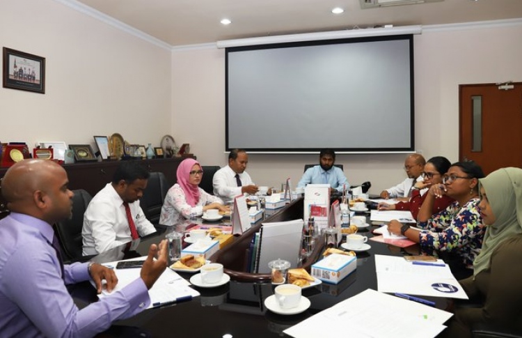 އަލަށް ހޮވި މެމްބަރުންނާ އެކު އޭސީސީން ބައްދަލުވުމެއް