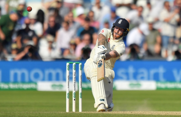 ސްޓޯކްސް އިންގްލެންޑަށް އާދަޔާހިލާފު މޮޅެއް ހޯދައިދީފި