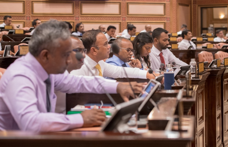 އަންހެން ފަނޑިޔާރުން ގެންނަން ގިނަ މެންބަރުން ތާއީދު