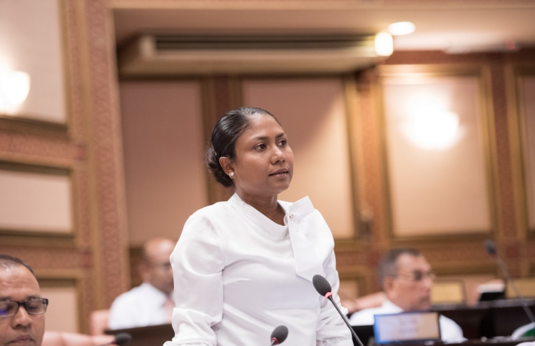 މާލީ ބަދަލުގެ ބުރަ ދައުލަތުން އުފުލަން ޖެހޭތީ ގަރާރެއް